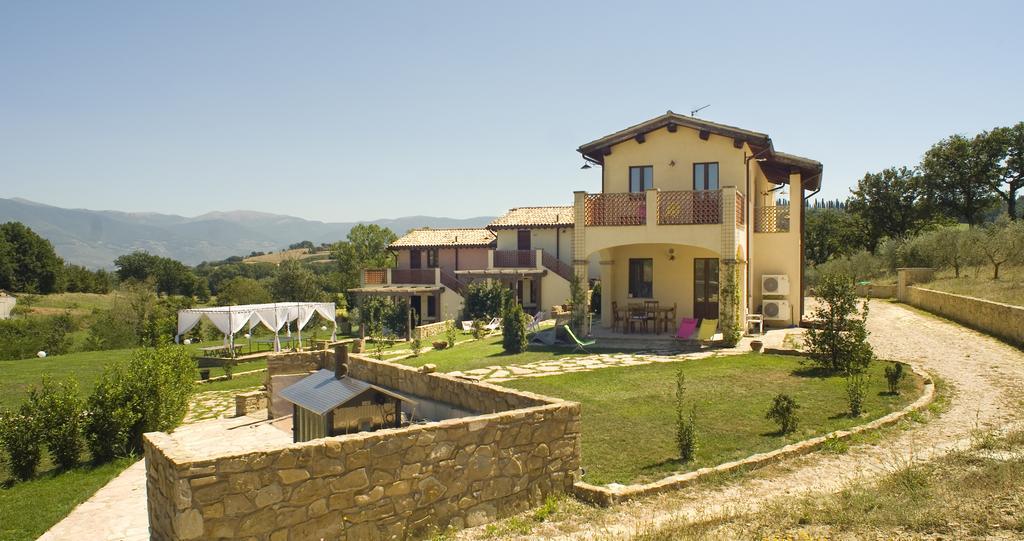 Aparthotel Borgo Le Capannelle Castel Ritaldi Exterior foto