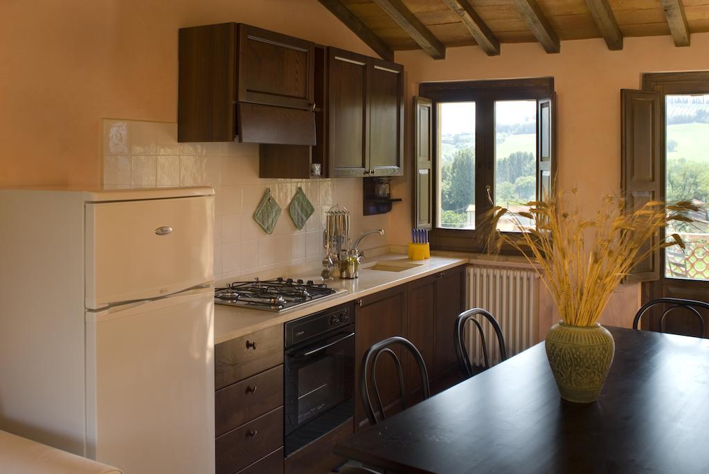 Aparthotel Borgo Le Capannelle Castel Ritaldi Zimmer foto